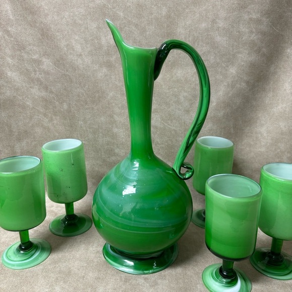 Elegant mid-century Empoli green cased handblown Italian art glass pitcher - Picture 6 of 10